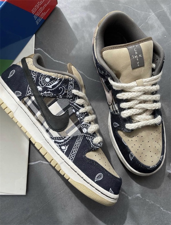 Nike x Travis Scott SB Dunk Low Premium QS ‘Cactus Jack’ photo review
