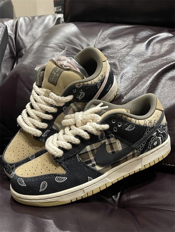 Nike x Travis Scott SB Dunk Low Premium QS ‘Cactus Jack’ photo review