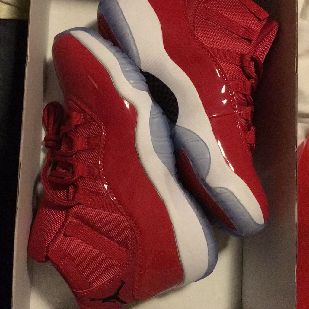 Air Jordan 11 Retro ‘Win Like ’96’ photo review