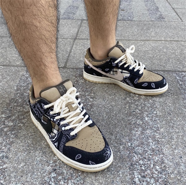 Nike x Travis Scott SB Dunk Low Premium QS ‘Cactus Jack’ photo review