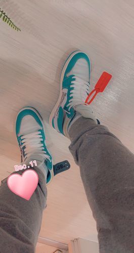 Air Jordan 1 x Off-White Retro High OG ‘UNC’ photo review