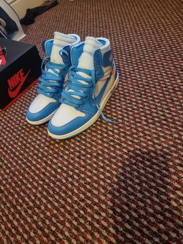 Air Jordan 1 x Off-White Retro High OG ‘UNC’ photo review