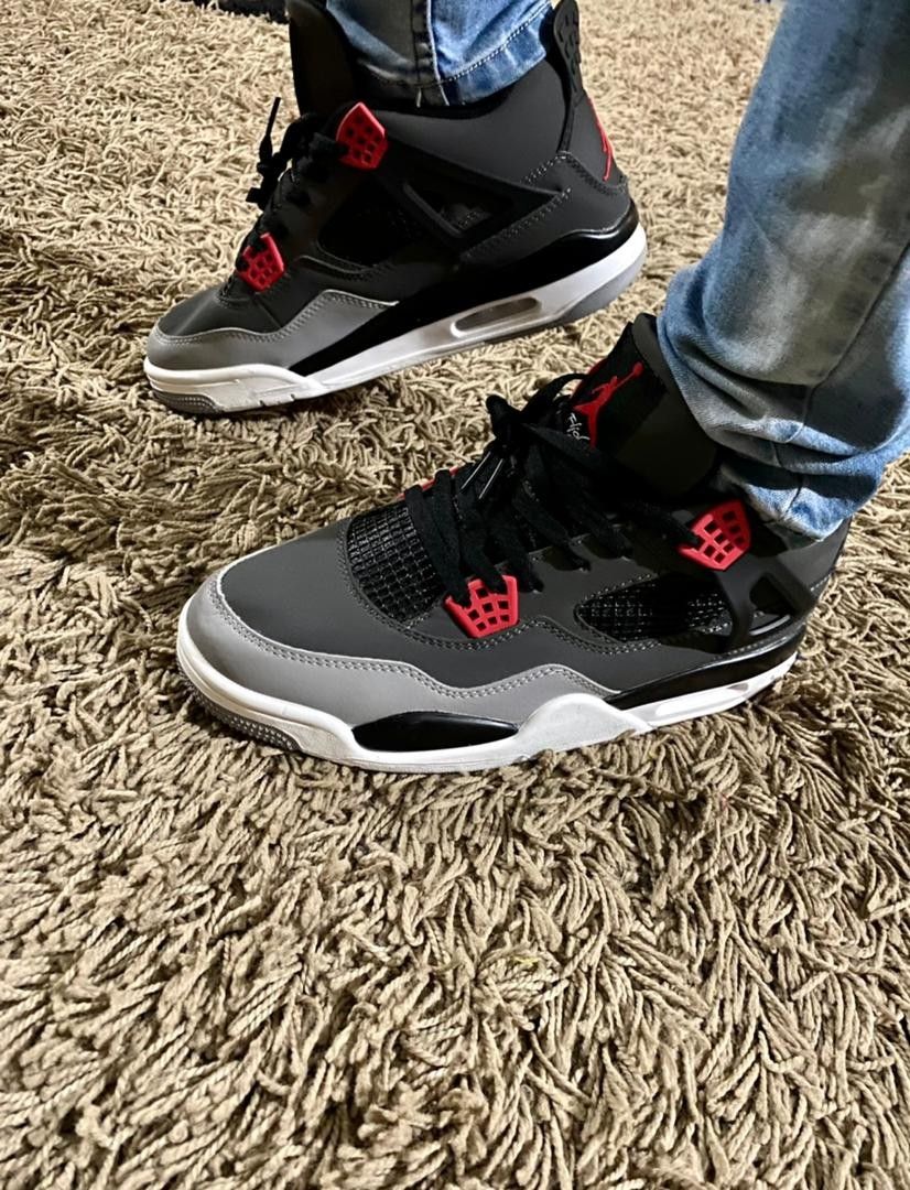 Air Jordan 4 Retro ‘Infrared’ photo review