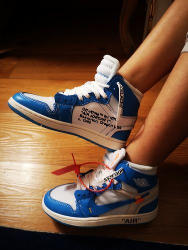 Air Jordan 1 x Off-White Retro High OG ‘UNC’ photo review