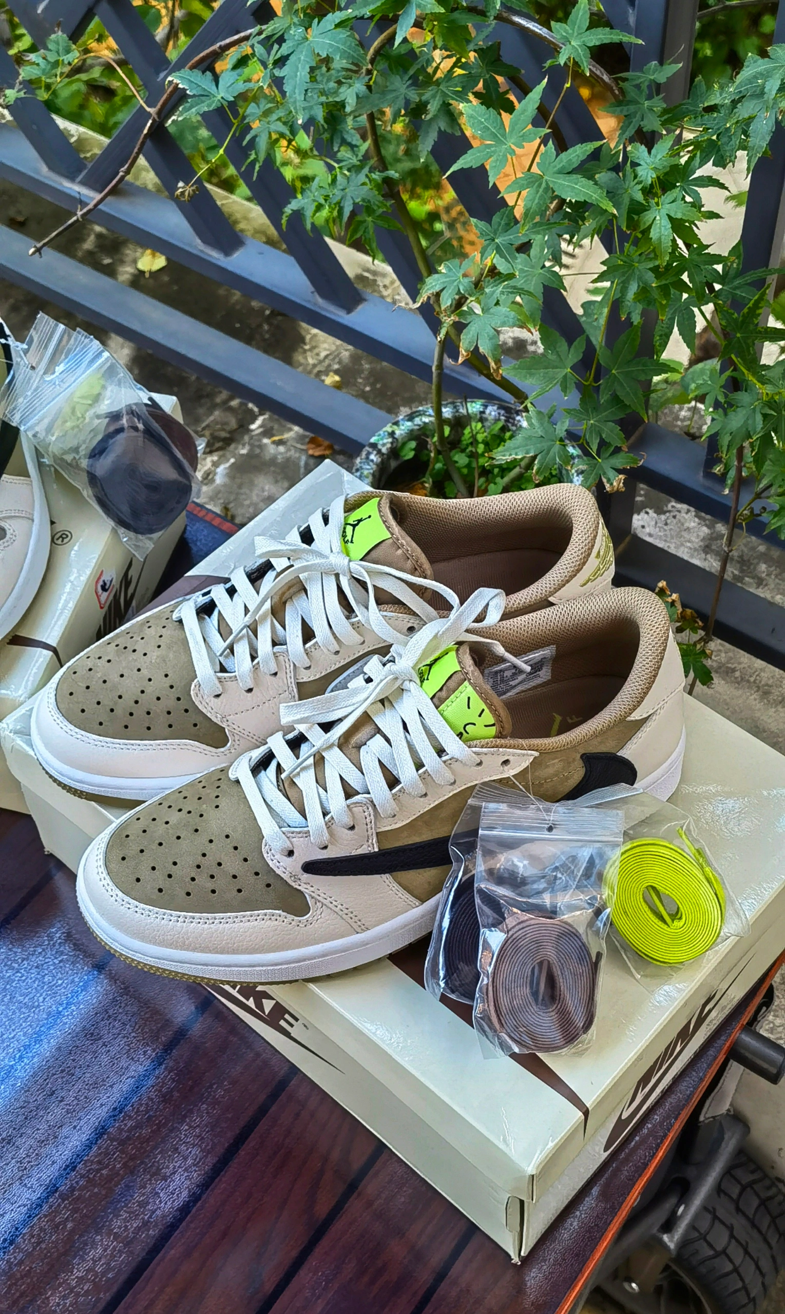 Air Jordan 1 Low Golf x Travis Scott ‘Neutral Olive’ photo review