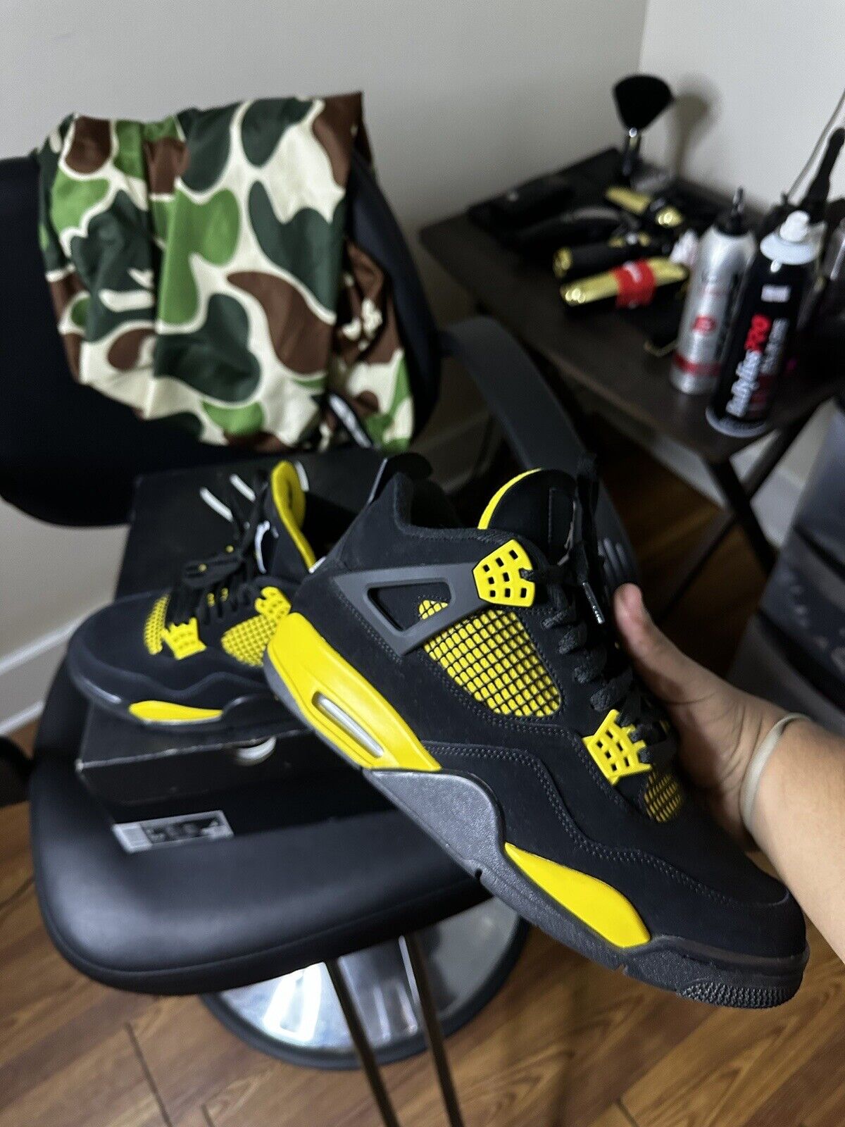 Air Jordan 4 Retro ‘Thunder’ photo review