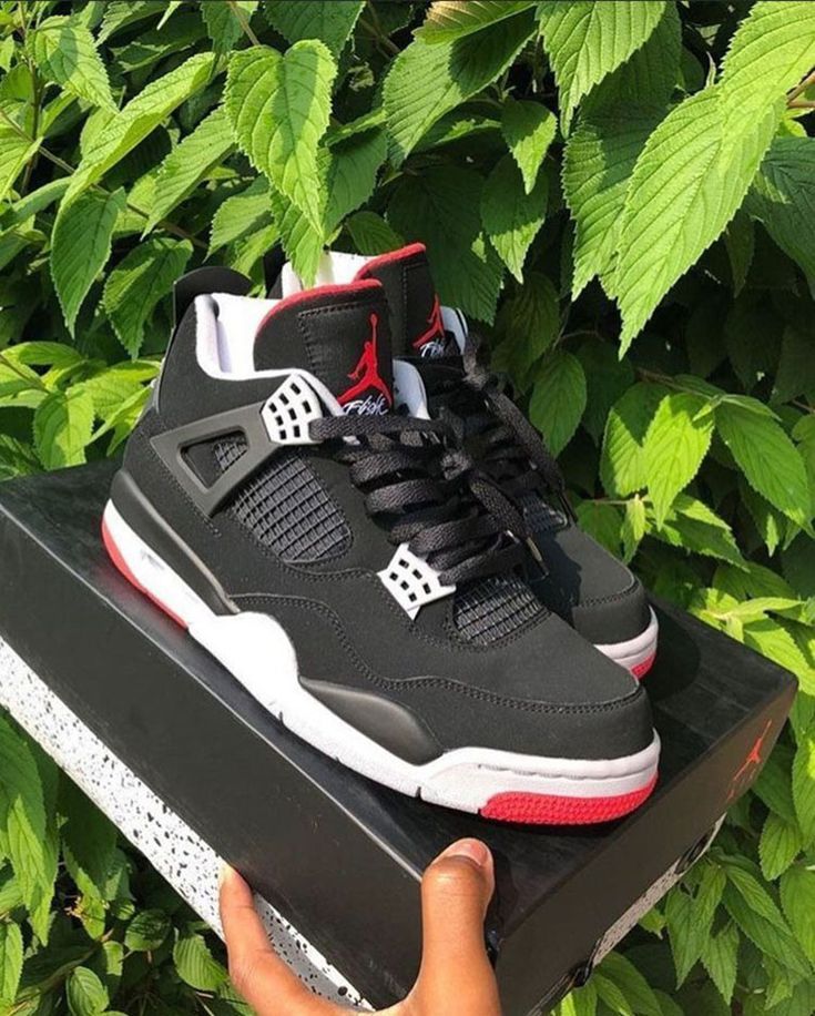 Air Jordan 4 Retro OG ‘Bred’ photo review