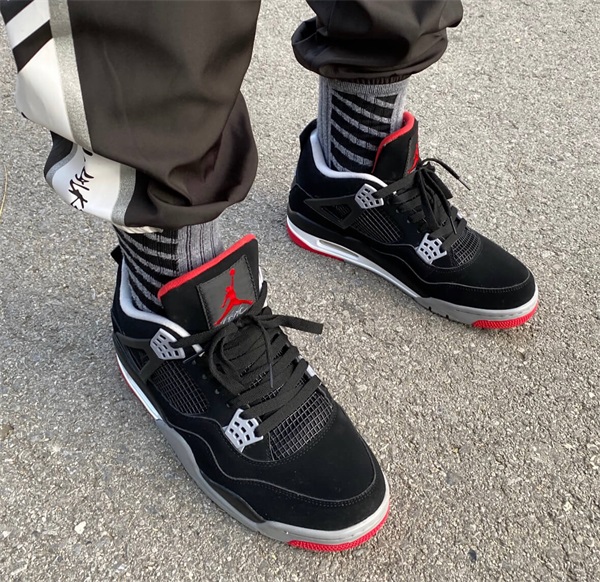Air Jordan 4 Retro OG ‘Bred’ photo review