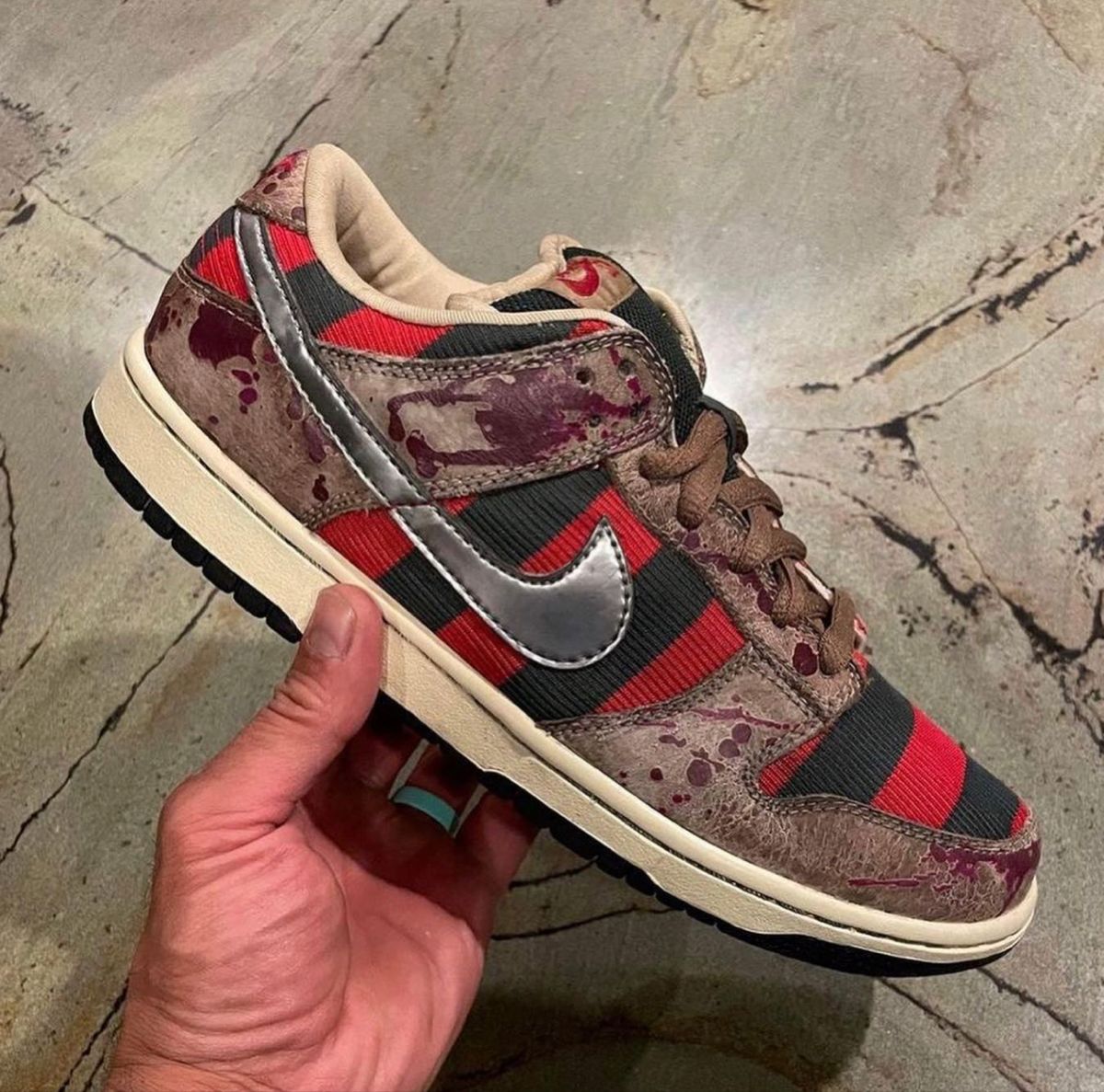  SB Dunk Low Pro ‘Freddy Krueger’ photo review