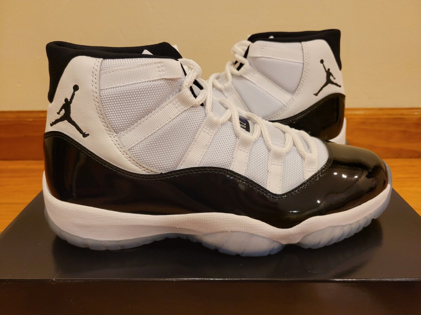 Air Jordan 11 Retro ‘Concord’ photo review