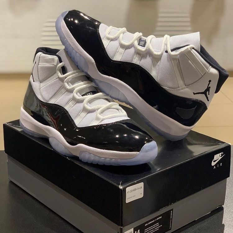 Air Jordan 11 Retro ‘Concord’ photo review