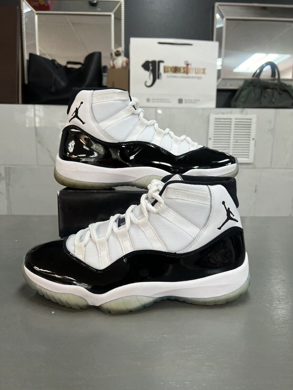 Air Jordan 11 Retro ‘Concord’ photo review