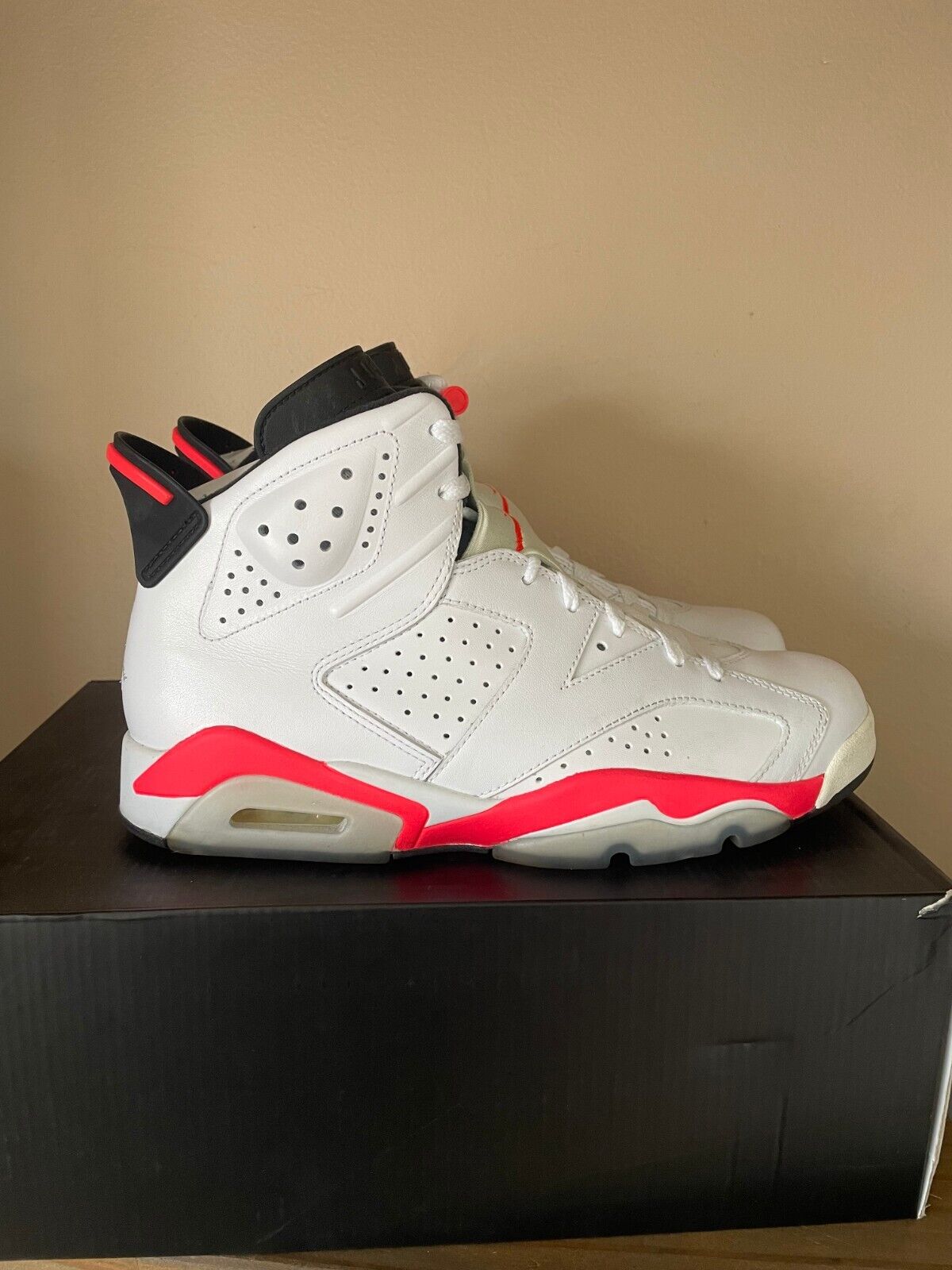 Air Jordan 6 Retro ‘White Infrared’ photo review
