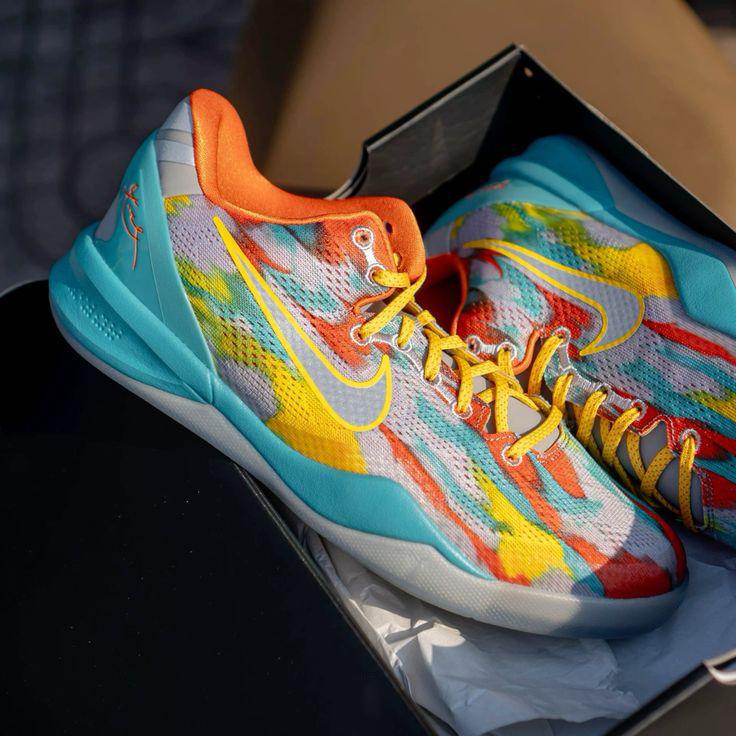  Kobe 8 System ‘Venice Beach’ photo review