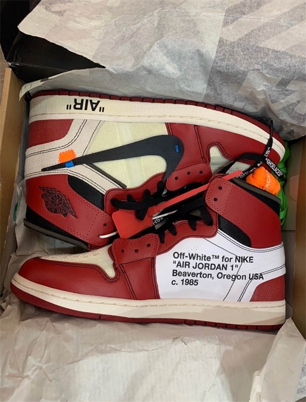 Air Jordan 1 x Off-White Retro High OG ‘Chicago’ photo review