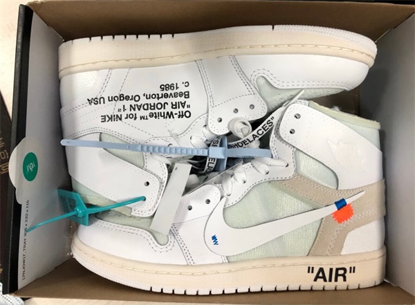Off-White x Air Jordan 1 Retro High OG ‘White‘ photo review