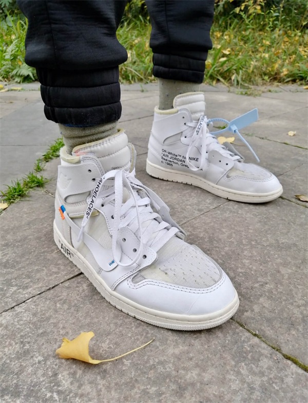 Off-White x Air Jordan 1 Retro High OG ‘White‘ photo review