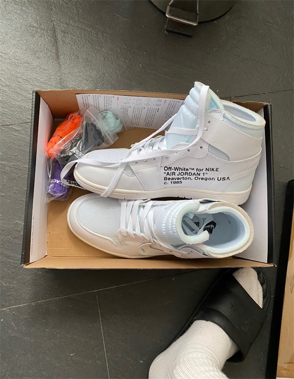 Off-White x Air Jordan 1 Retro High OG ‘White‘ photo review