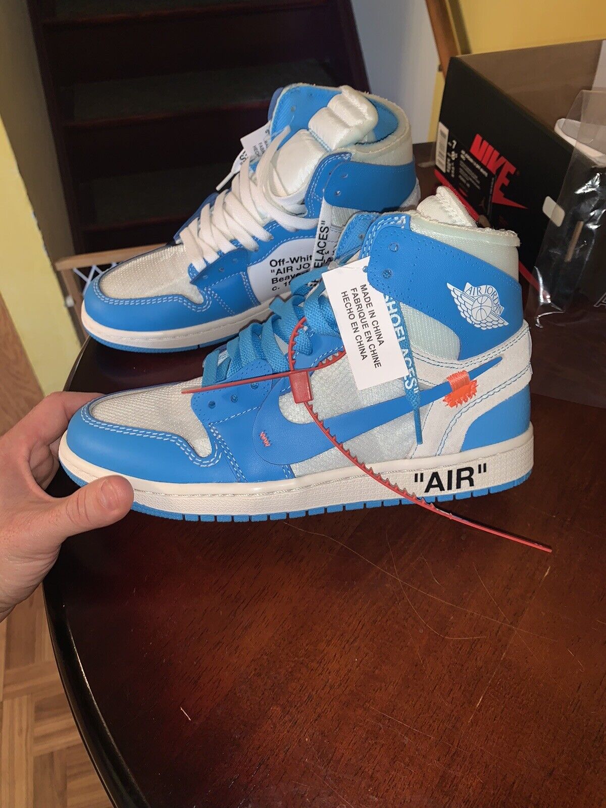 Air Jordan 1 x Off-White Retro High OG ‘UNC’ photo review
