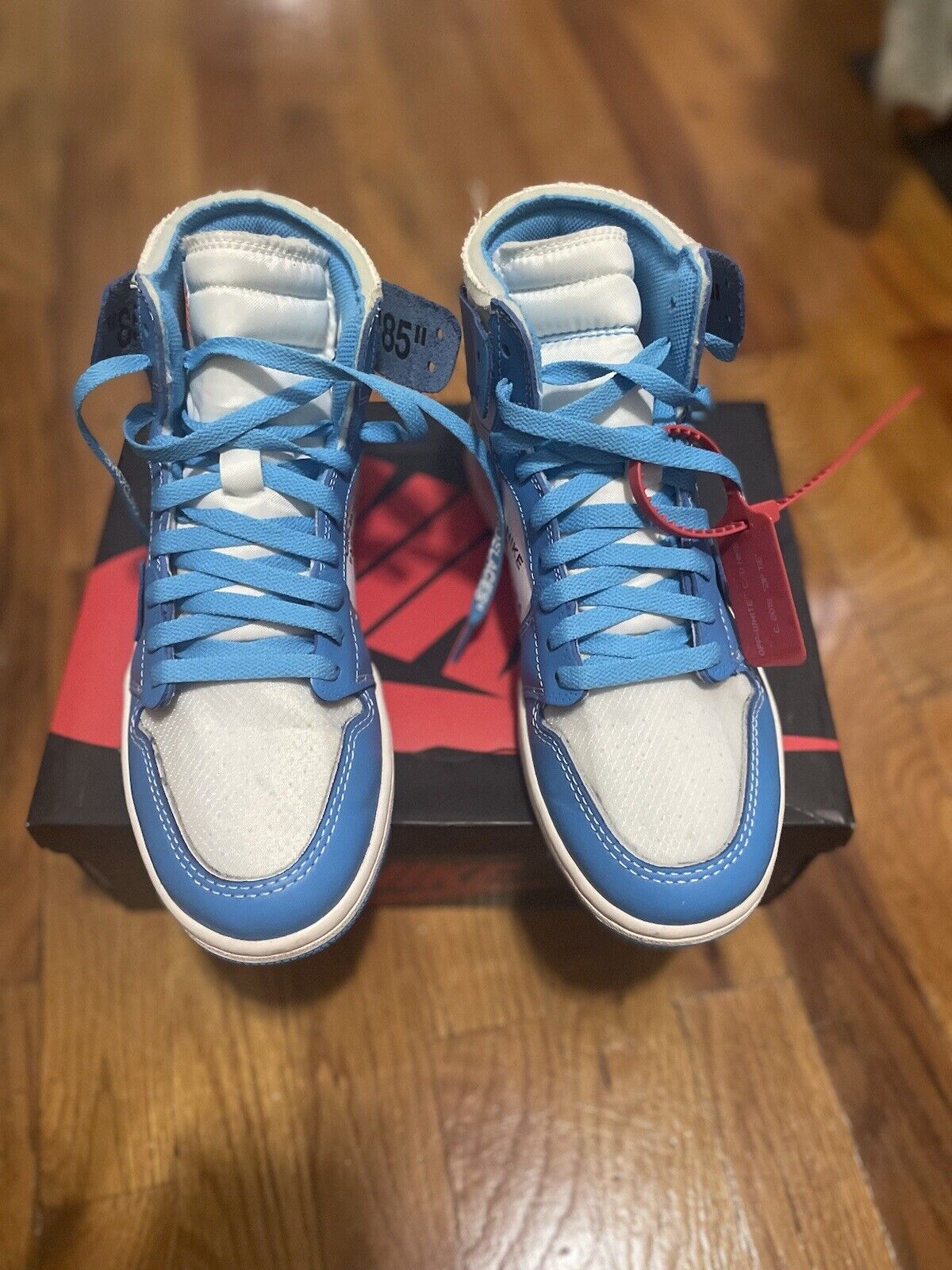 Air Jordan 1 x Off-White Retro High OG ‘UNC’ photo review