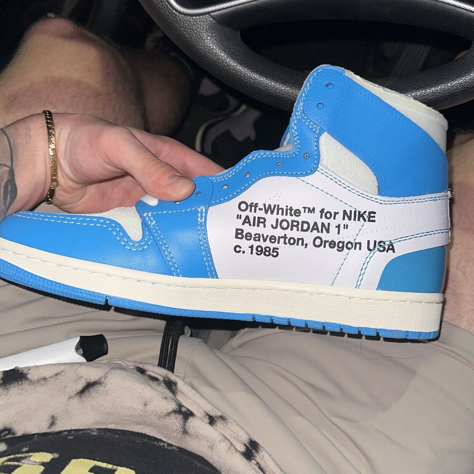 Air Jordan 1 x Off-White Retro High OG ‘UNC’ photo review