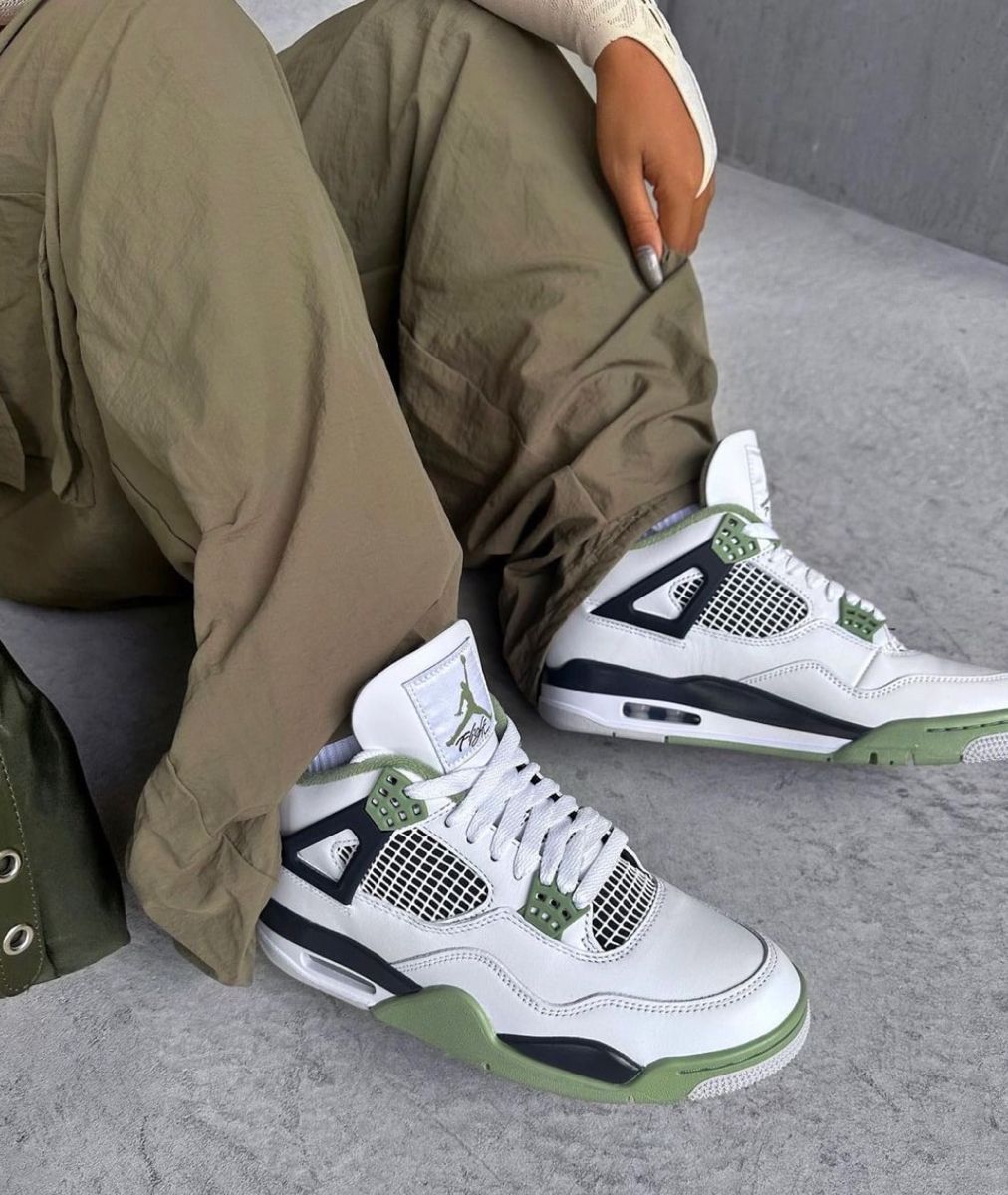 Air Jordan 4 Retro ‘Seafoam’ photo review
