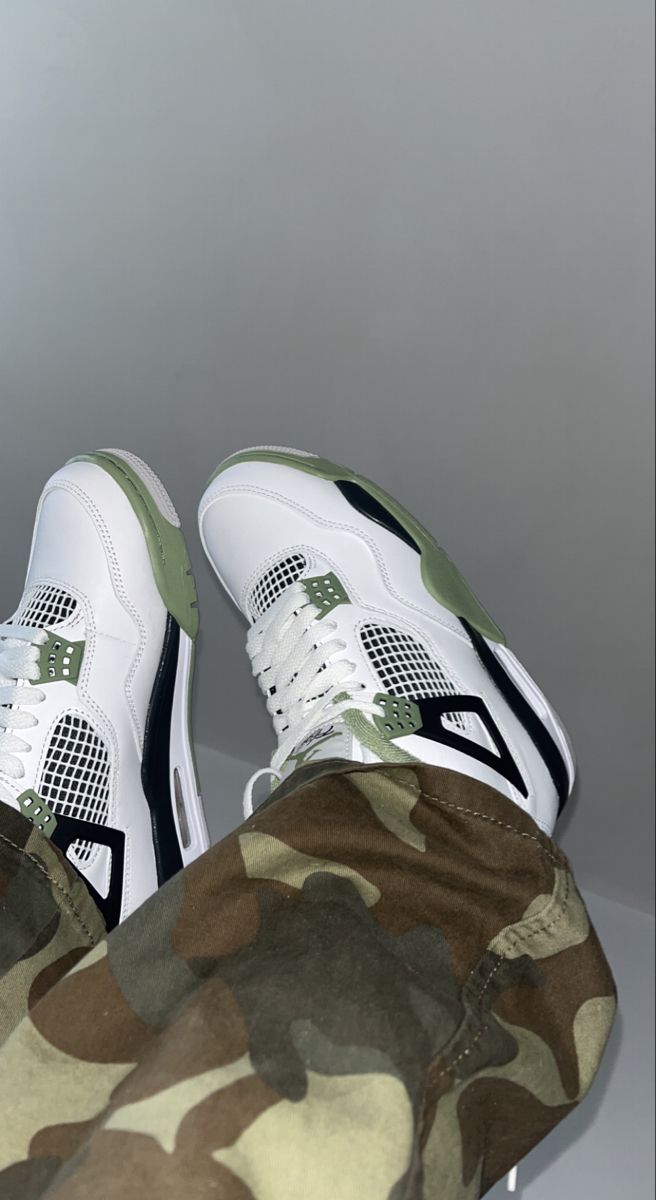 Air Jordan 4 Retro ‘Seafoam’ photo review