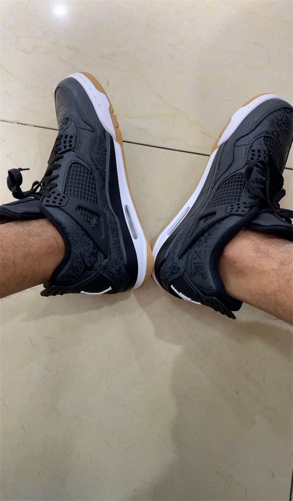 Air Jordan 4 Retro ‘Black Laser’ photo review