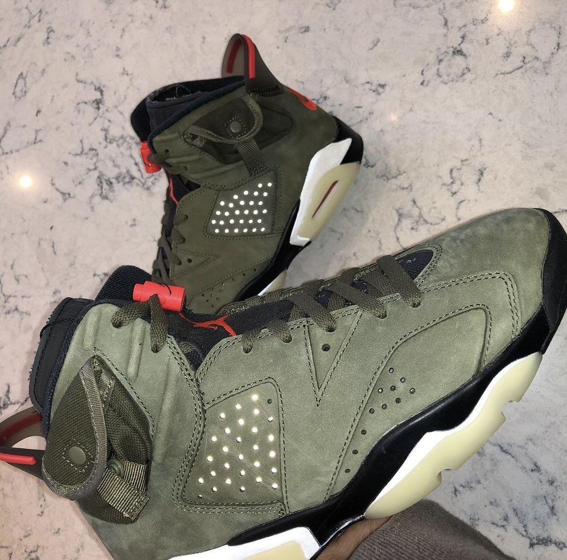 Air Jordan 6 Retro x Travis Scott ‘Olive’ photo review