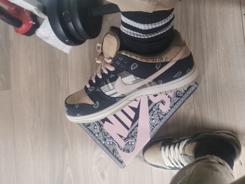 x Travis Scott SB Dunk Low Premium QS ‘Cactus Jack’ photo review