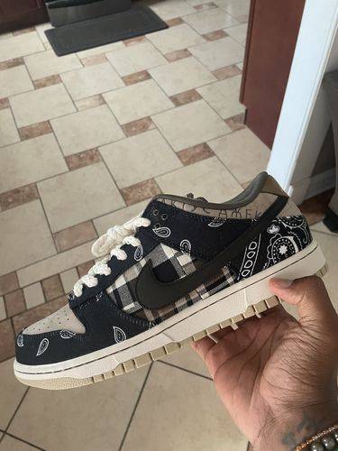  x Travis Scott SB Dunk Low Premium QS ‘Cactus Jack’ photo review