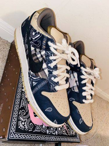  x Travis Scott SB Dunk Low Premium QS ‘Cactus Jack’ photo review