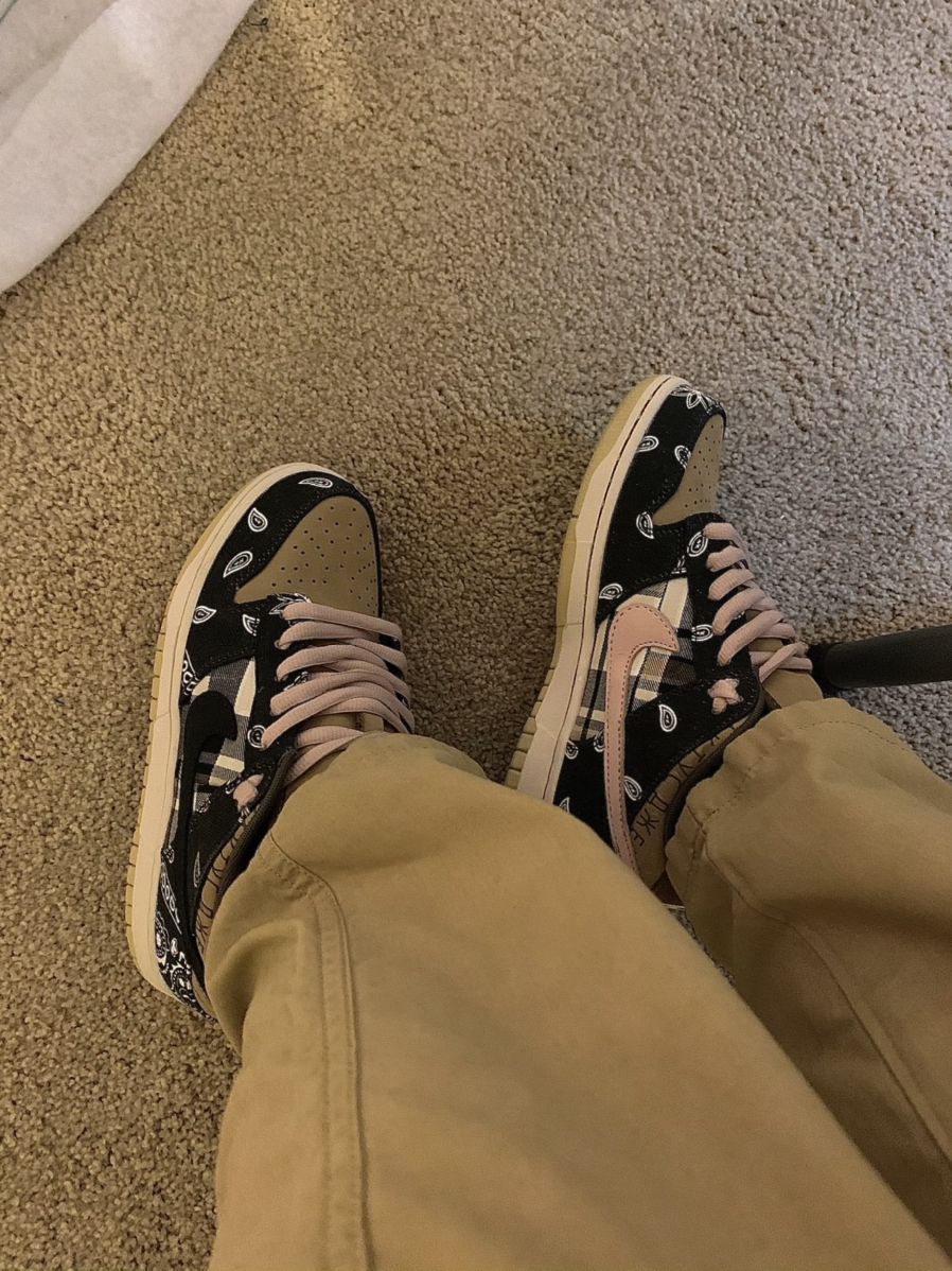  x Travis Scott SB Dunk Low Premium QS ‘Cactus Jack’ photo review