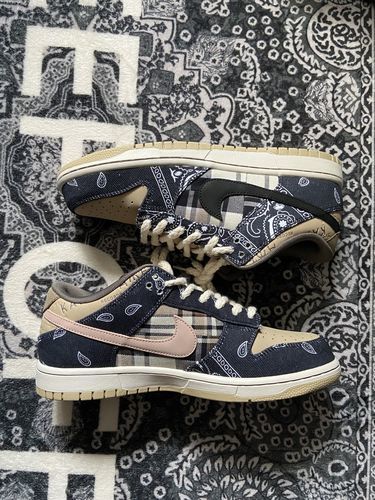  x Travis Scott SB Dunk Low Premium QS ‘Cactus Jack’ photo review