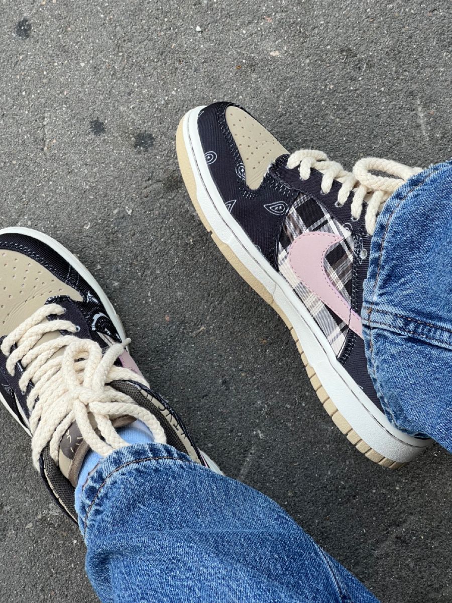  x Travis Scott SB Dunk Low Premium QS ‘Cactus Jack’ photo review