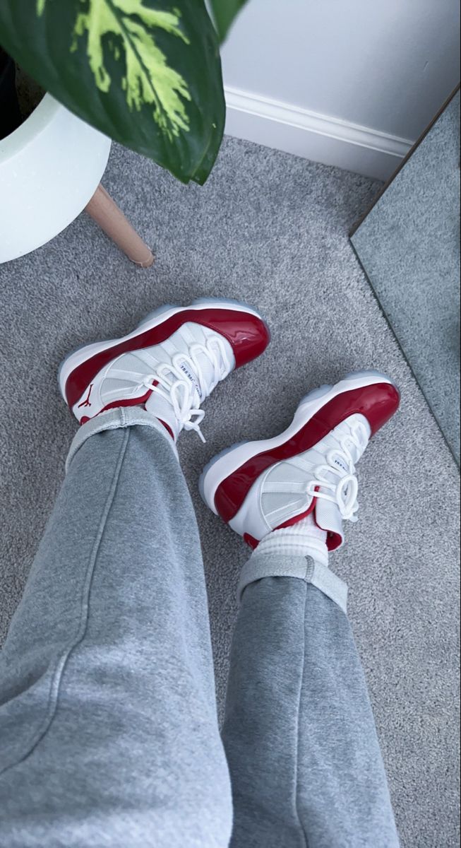Air Jordan 11 Retro ‘Cherry’ photo review