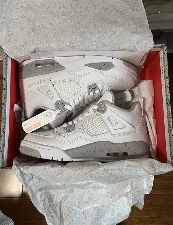 Air Jordan 4 Retro ‘White Oreo’ photo review