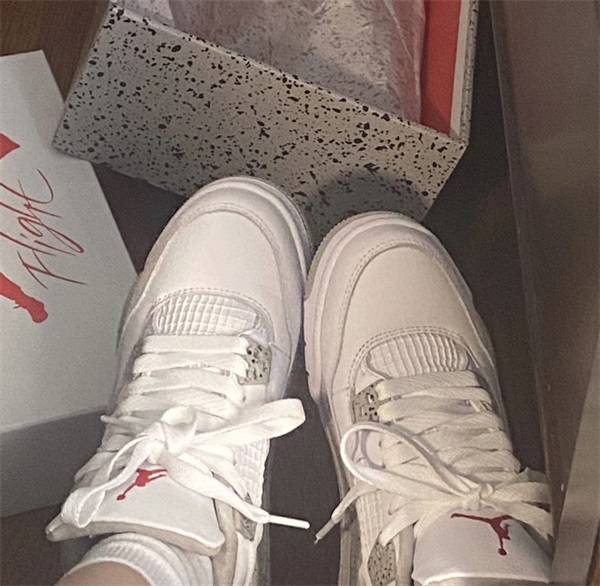 Air Jordan 4 Retro ‘White Oreo’ photo review