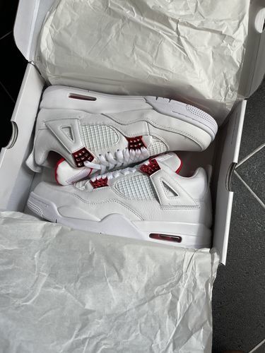 Air Jordan 4 Retro ‘Red Metallic’ photo review