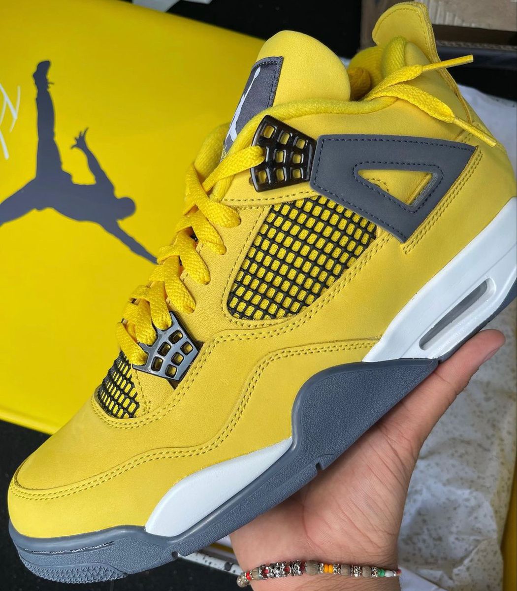 Air Jordan 4 Retro ‘Lightning’ photo review