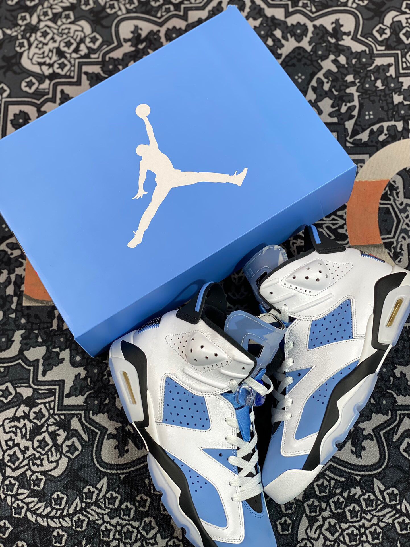 Air Jordan 6 Retro ‘UNC Home’ photo review