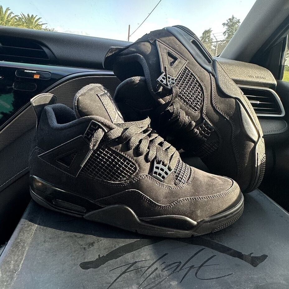 Air Jordan 4 Retro ‘Black Cat’ photo review