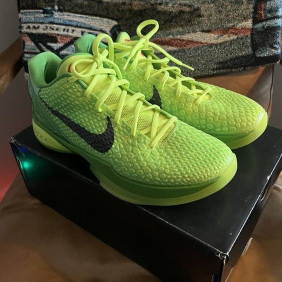  Zoom Kobe 6 Protro ‘Grinch’ photo review