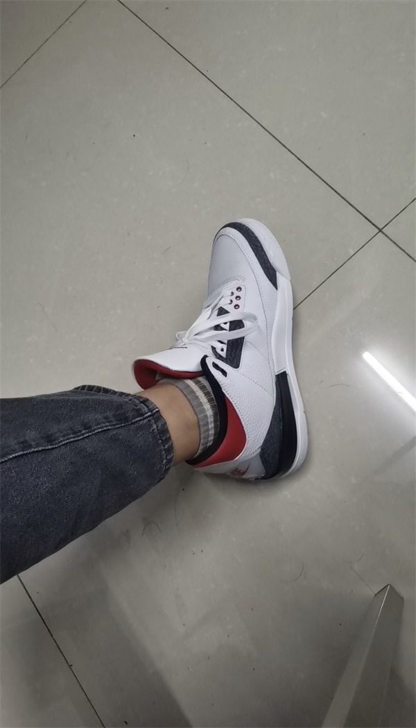 Air Jordan 3 Retro Denim SE ‘Fire Red’ photo review