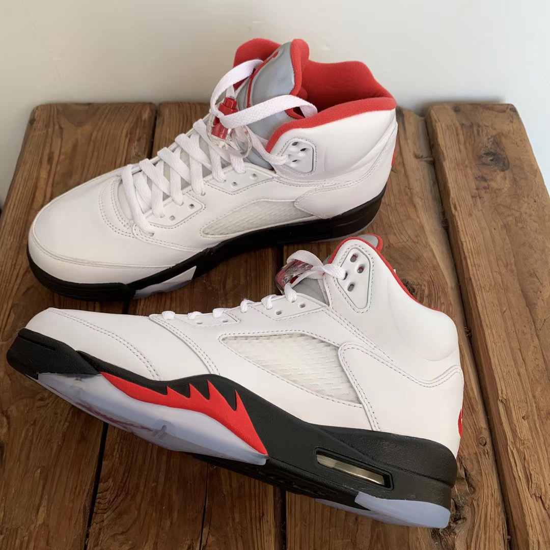 Air Jordan 5 Retro ‘Fire Red’ photo review