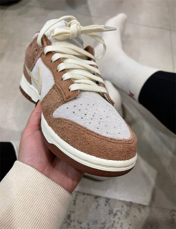  Dunk Low ‘Medium Curry’ photo review