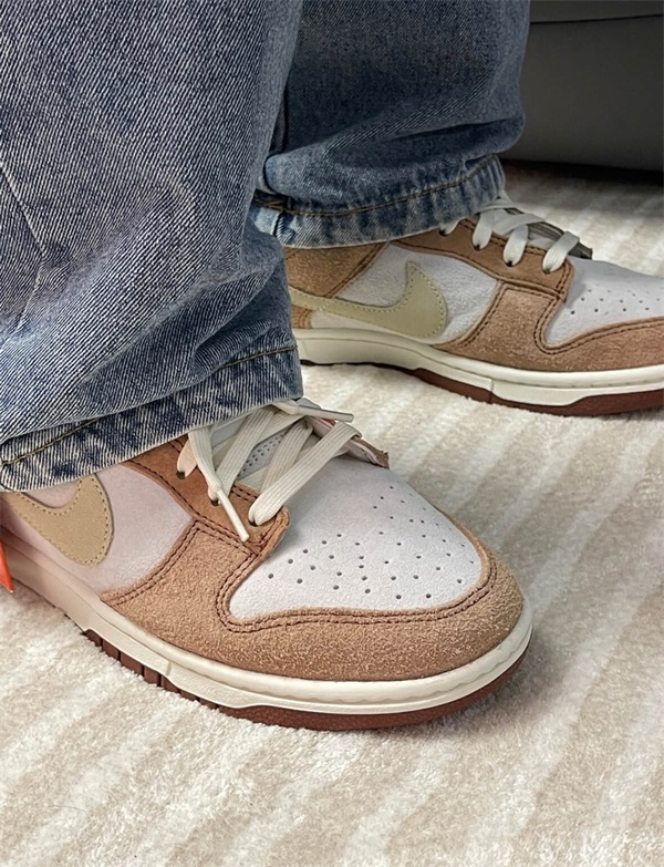  Dunk Low ‘Medium Curry’ photo review