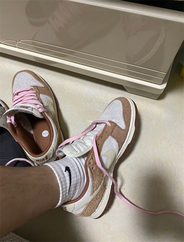  Dunk Low ‘Medium Curry’ photo review