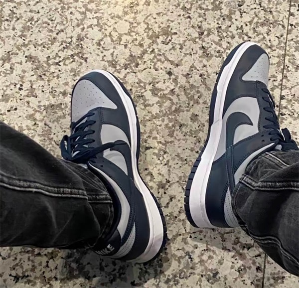  Dunk Low ‘Georgetown’ photo review