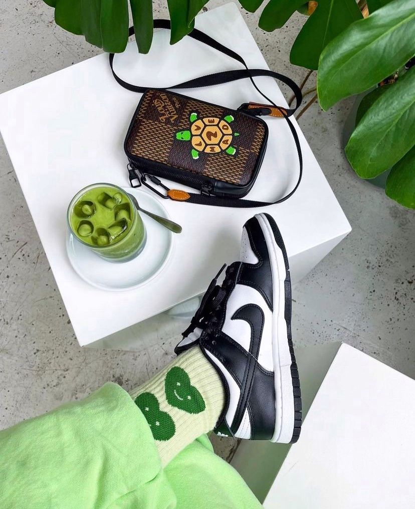  Dunk Low ‘Panda Black White’ photo review